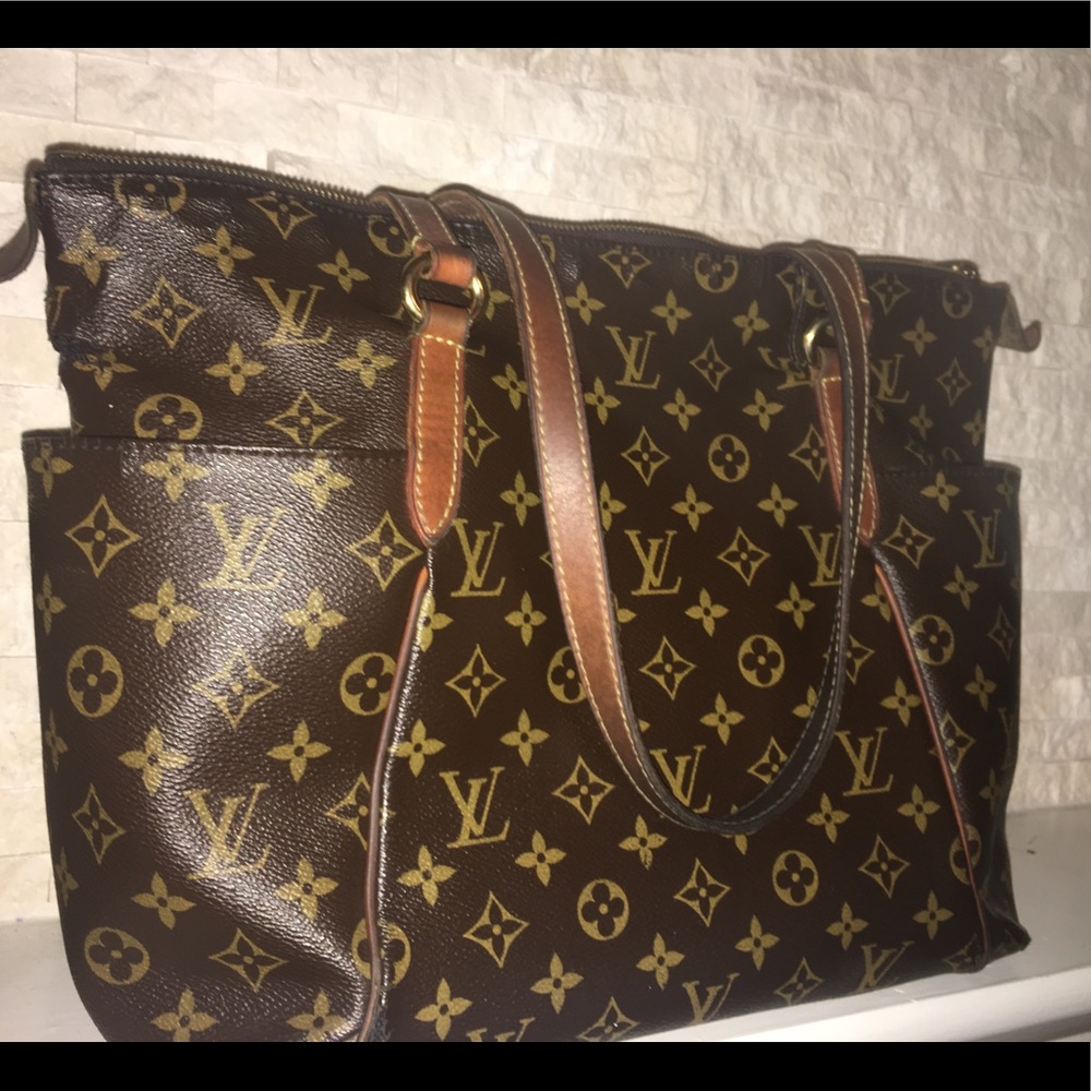 Louis Vuitton MM Totally